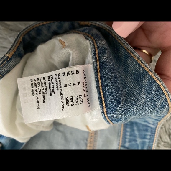 American eagle distressed boyfriend jeans - Picture 3 of 4